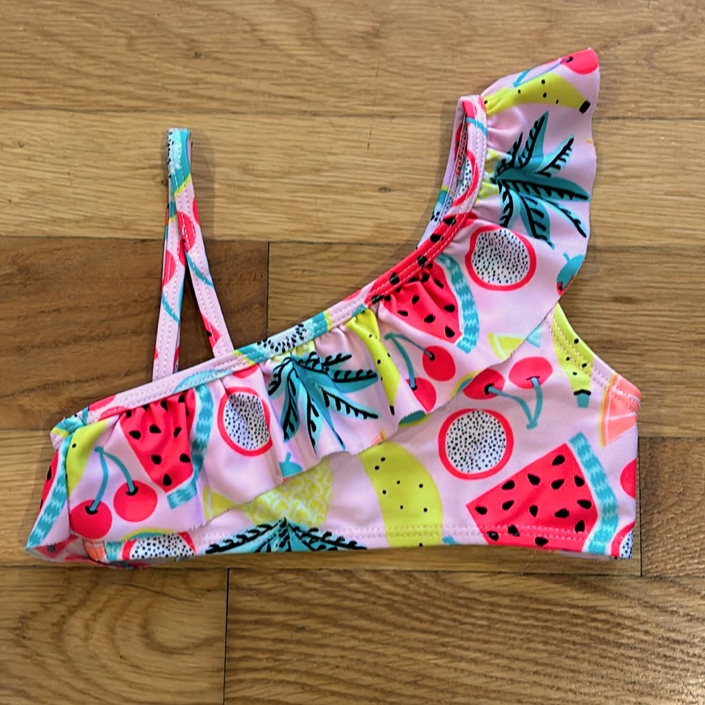 Host Pick 🎉 NO FLAWS Dragon Fruit Ruffle Shoulder Bikini Swim Top Fruit Theme